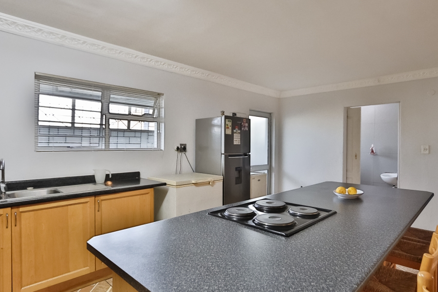 5 Bedroom Property for Sale in Gustrouw Western Cape
